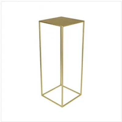 Gold Metal Stand – A stylish gold display stand, ideal for showcasing beautiful floral arrangements and elegant venue decorations.